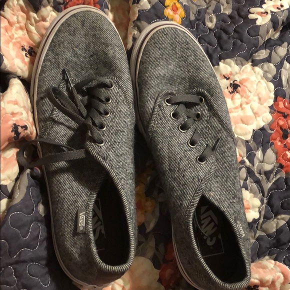 Grey Vans Low Top Shoes - Picture 1 of 3